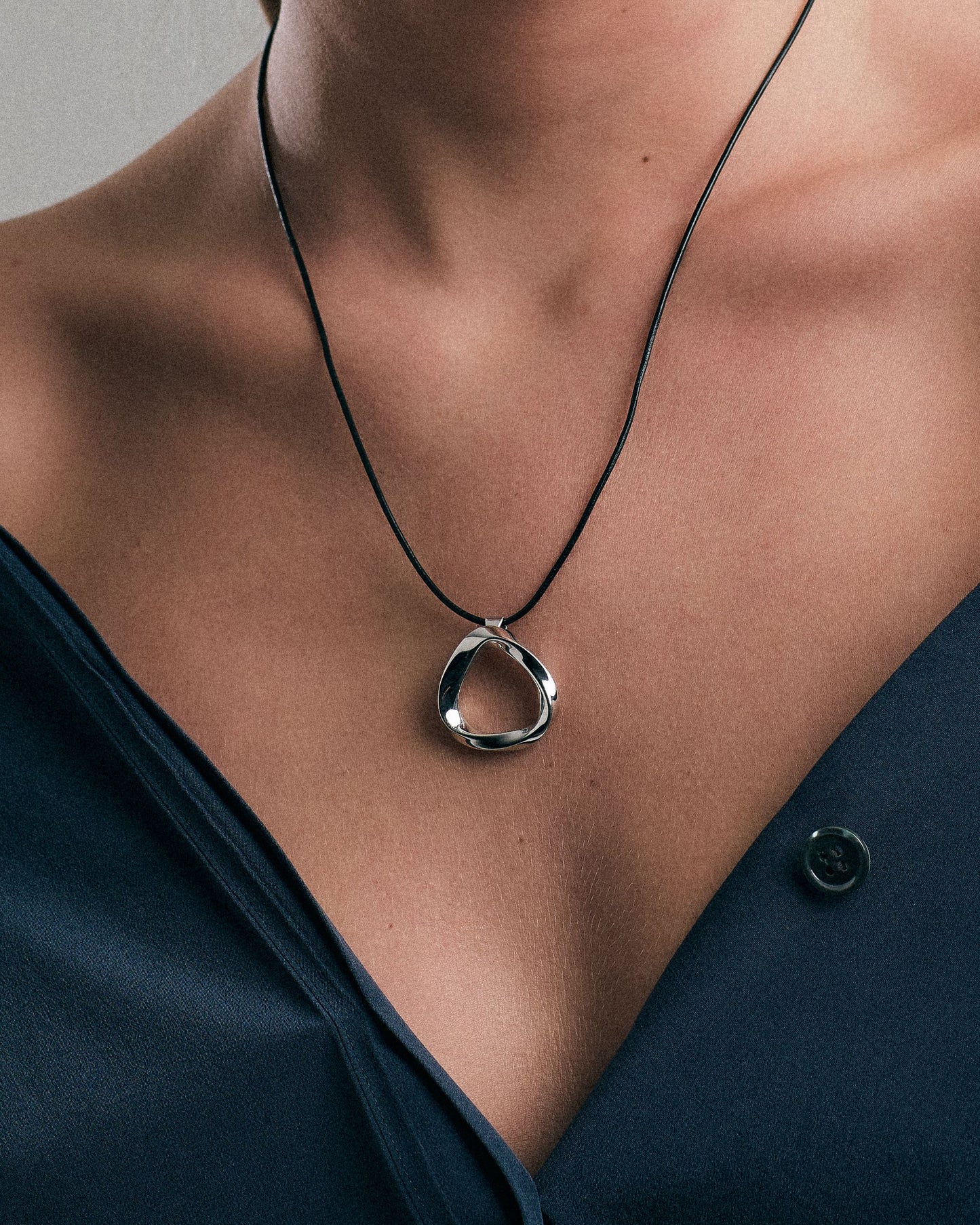 Oura Pendant | Sterling Silver
